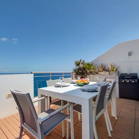 Epic Views Seafront 2-bedroom Penthouse