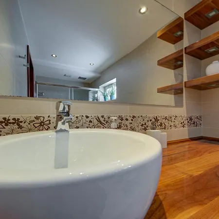 Epic Views Seafront 2-bedroom Penthouse * 斯利马