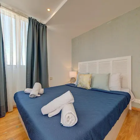 Apartman Epic Views Seafront 2-bedroom Penthouse *