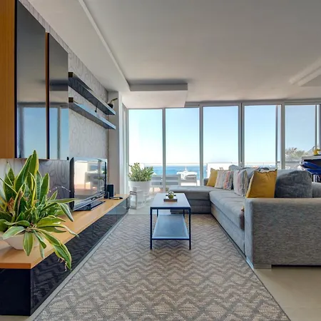 Epic Views Seafront 2-bedroom Penthouse Apartman Sliema