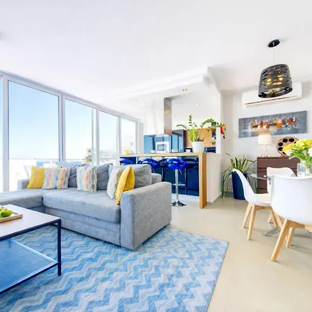 Apartman Epic Views Seafront 2-bedroom Penthouse *
