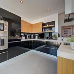 Epic Views Seafront 2-bedroom Penthouse 公寓 斯利马