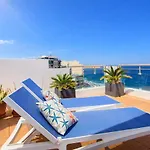 Epic Views Seafront 2-bedroom Penthouse Apartment