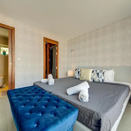 Апартаменты Epic Views Seafront 2-bedroom Penthouse *