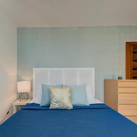 Апартаменты Epic Views Seafront 2-bedroom Penthouse *