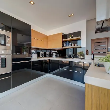 Epic Views Seafront 2-bedroom Penthouse Apartament Sliema