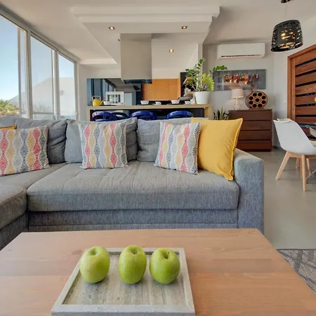 Epic Views Seafront 2-bedroom Penthouse