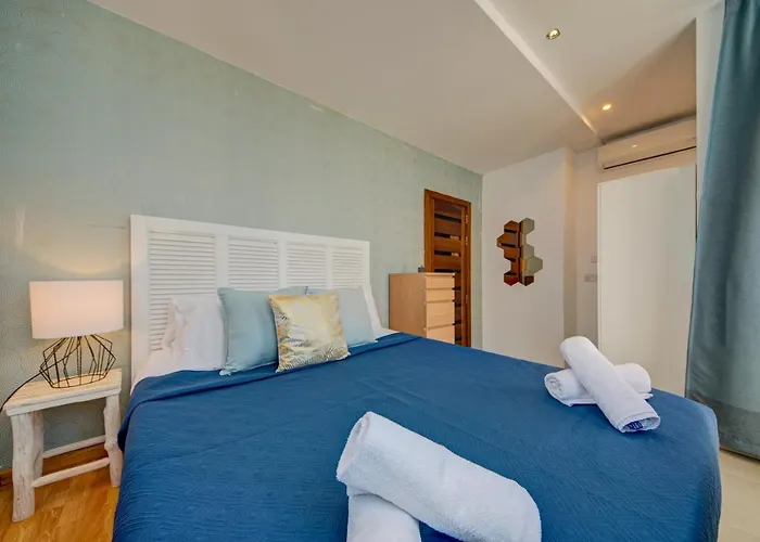 Apartament Epic Views Seafront 2-bedroom Penthouse Sliema