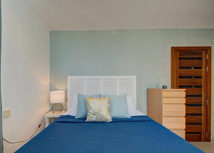 Daire Epic Views Seafront 2-bedroom Penthouse *