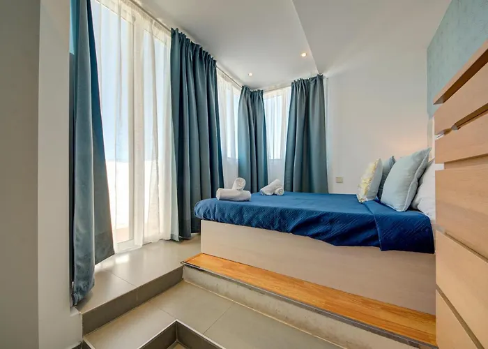 Epic Views Seafront 2-bedroom Penthouse Sliema