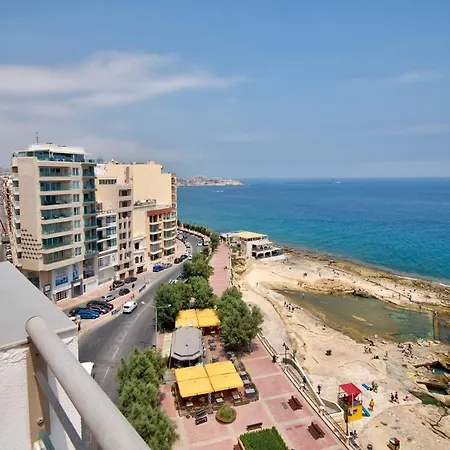Epic Views Seafront 2-bedroom Penthouse * Sliema