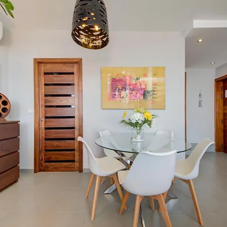 Lägenhet Epic Views Seafront 2-bedroom Penthouse Sliema