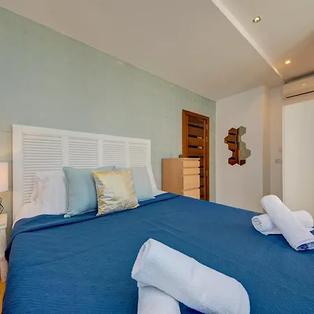 Lägenhet Epic Views Seafront 2-bedroom Penthouse Sliema