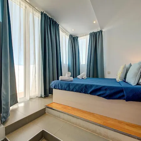 Epic Views Seafront 2-bedroom Penthouse Sliema