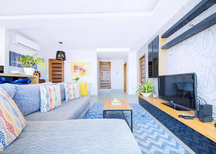 Apartment Epic Views Seafront 2-bedroom Penthouse *