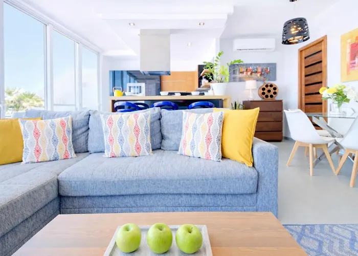 Epic Views Seafront 2-bedroom Penthouse Apartment Sliema