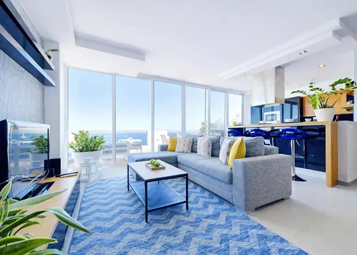 Epic Views Seafront 2-bedroom Penthouse